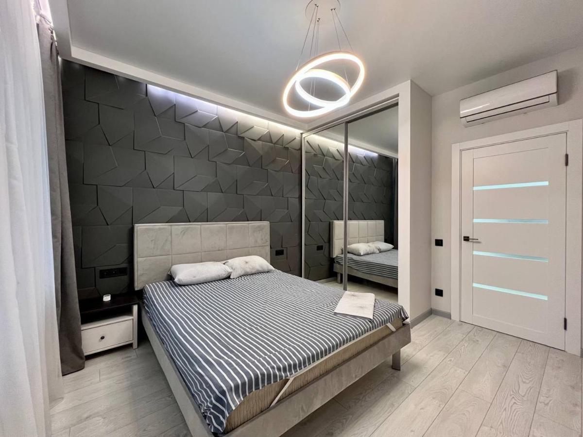 44 Pearl Stylish 1-bedroom 敖德萨